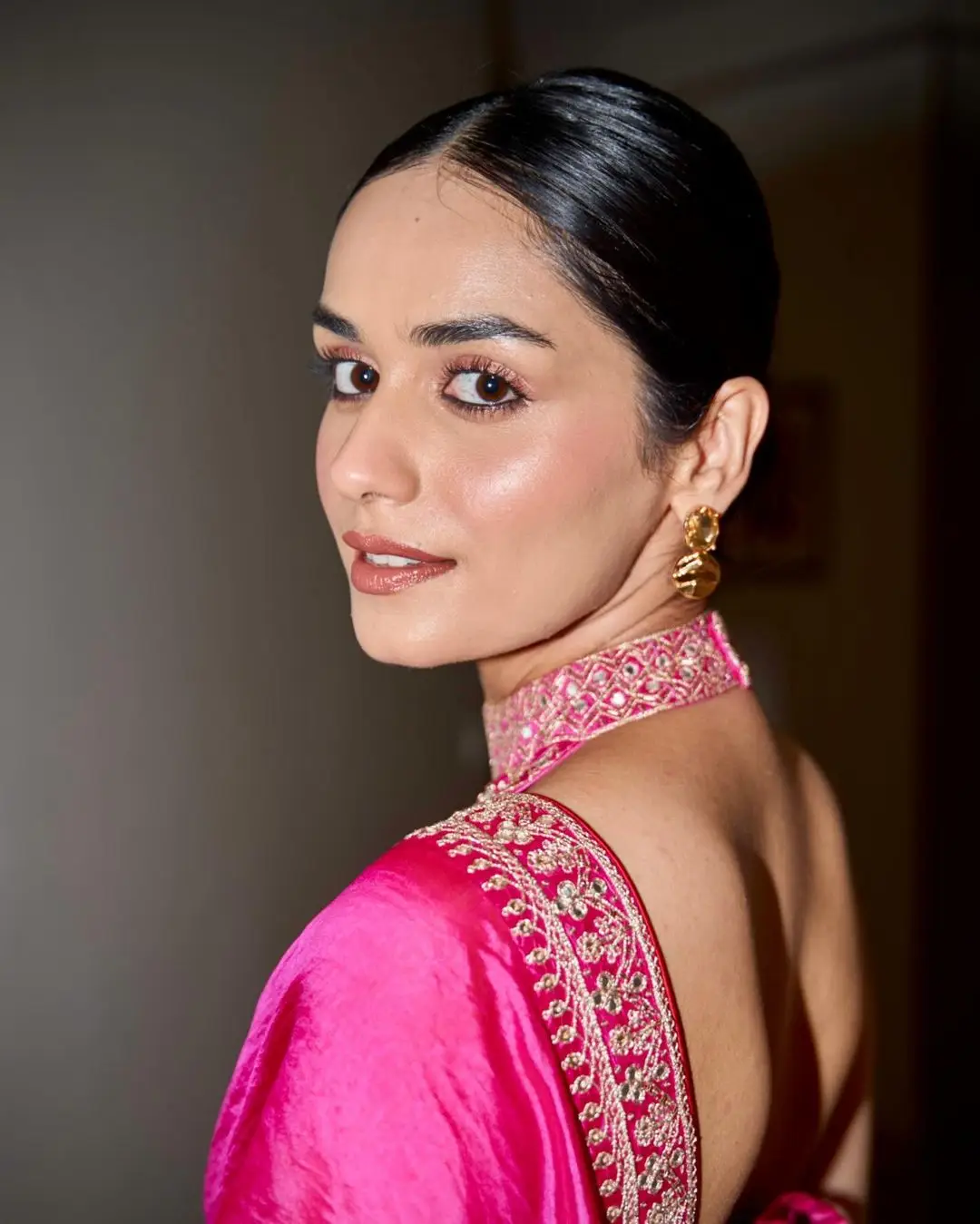 Manushi Chhillar Stills in Pink Designer Saree Sleeveless Blouse